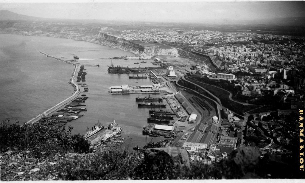 PANORAMA PORT D ORAN DANS LES ANNEES 1930.JPG